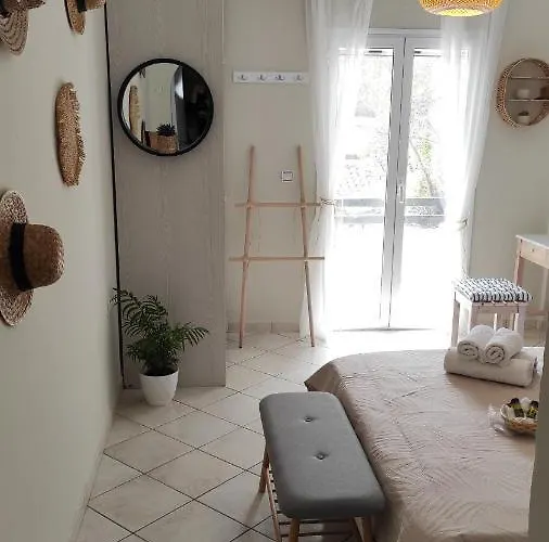 Boho - Near Restaurants, Bus And Beaches *